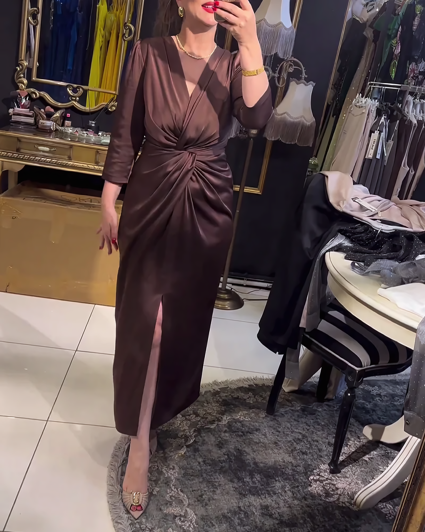 Alva Kleid - Umarmen Sie eine Silhouette, die Klasse und Raffinesse ausstrahlt