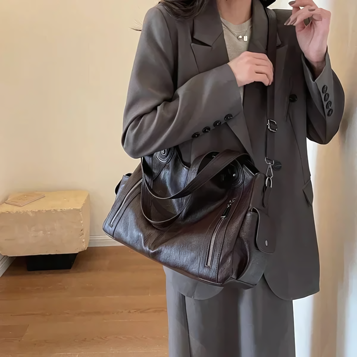 Anna Ledertasche - Die perfekte Kombination aus lässiger Eleganz und unvergleichlicher Funktionalität