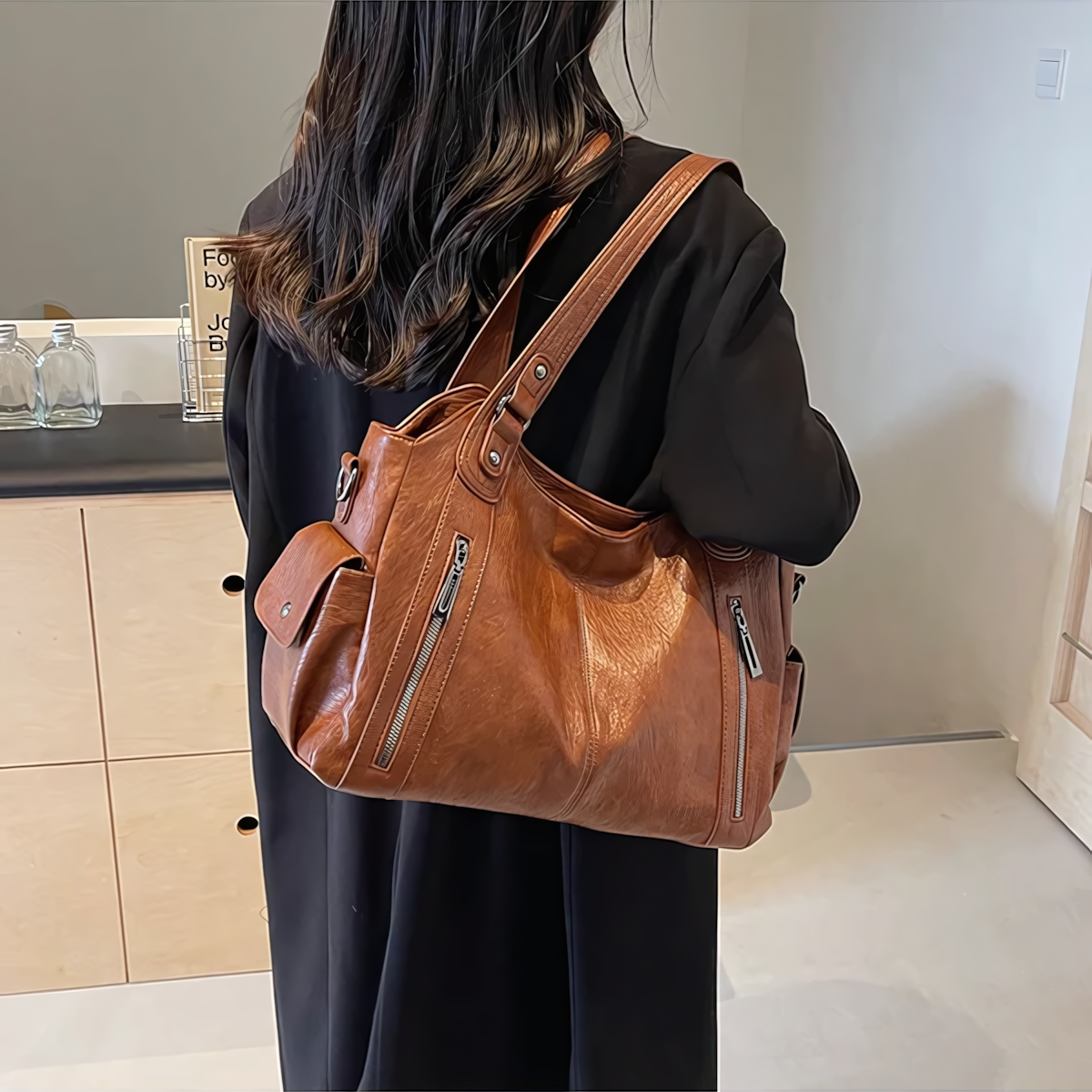 Anna Ledertasche - Die perfekte Kombination aus lässiger Eleganz und unvergleichlicher Funktionalität